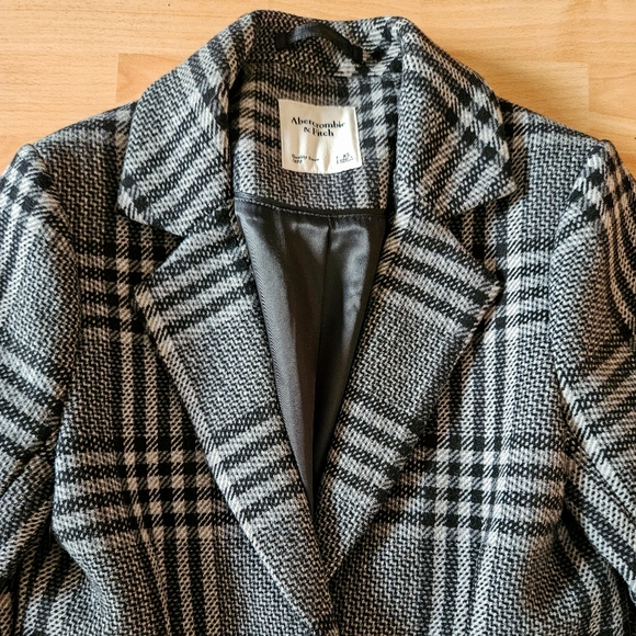 Abercrombie and Fitch Wool Blend Blazer. - Picture 11 of 12